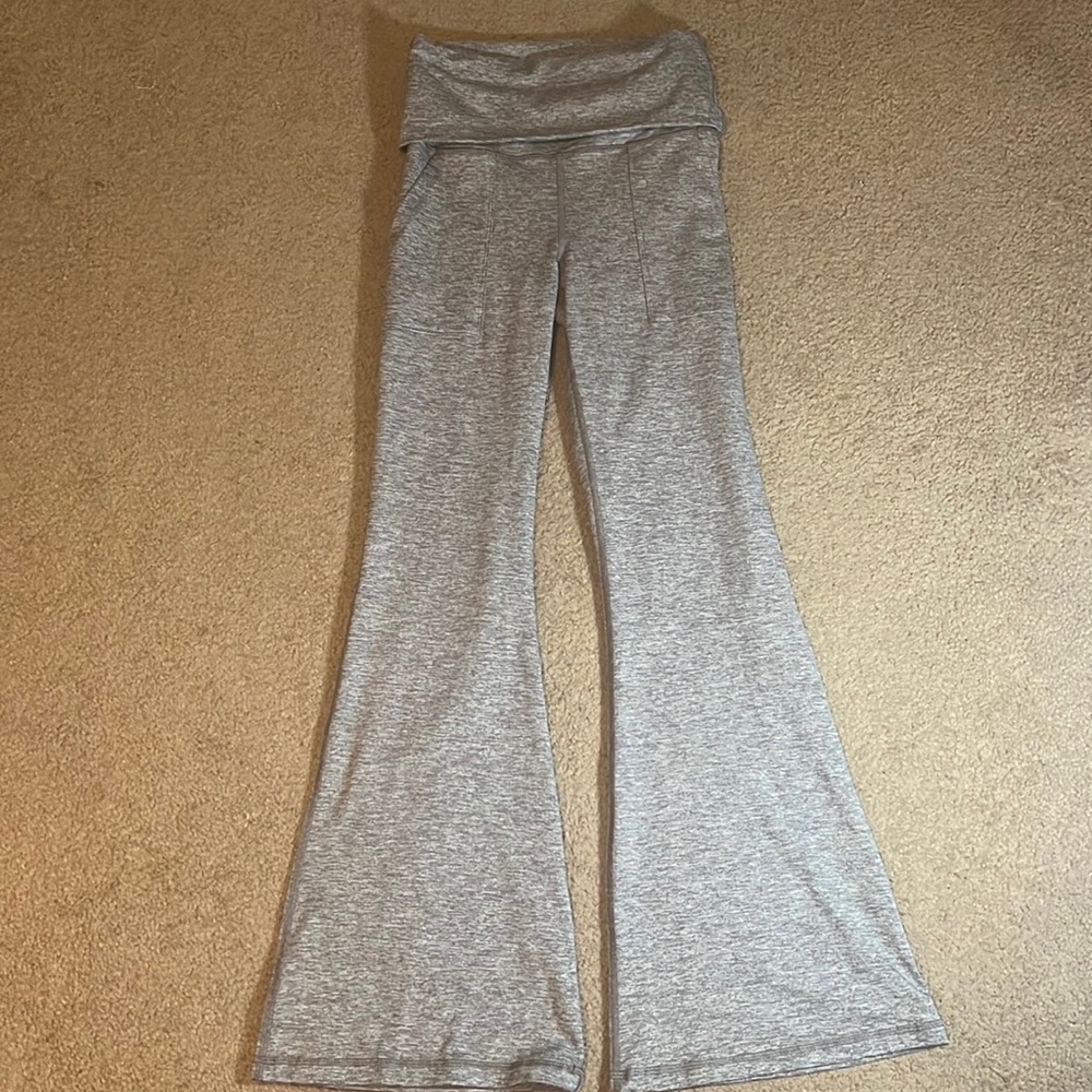 Aerie Flare Heather Gray Leggings Size Small Short